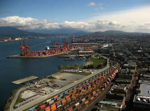 美国港口2月箱量飙升17.5%
